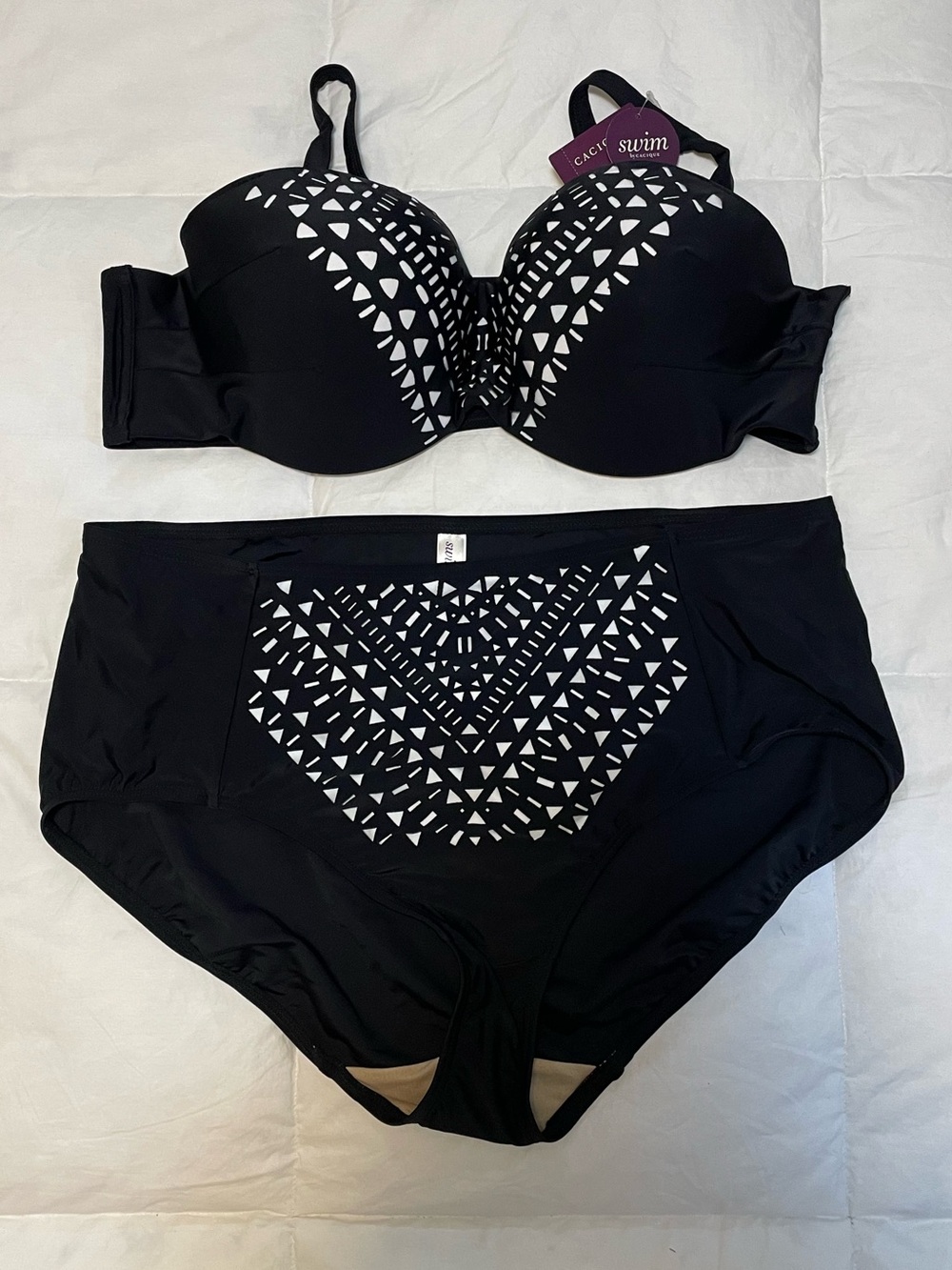 Cacique Swim Lazer Cut Underwire Bandeau Swim Top Black 44D and Sz 22 Bottoms